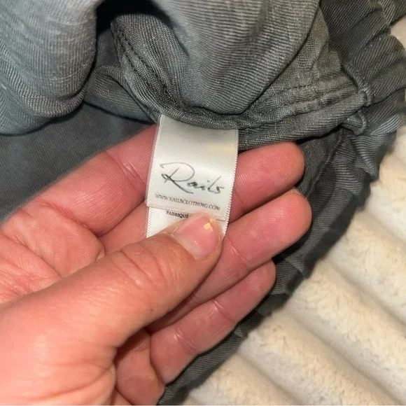 Rails Size Medium Women's Gray Camouflage Jacket with Red Rose Patches - Picture 8 of 9